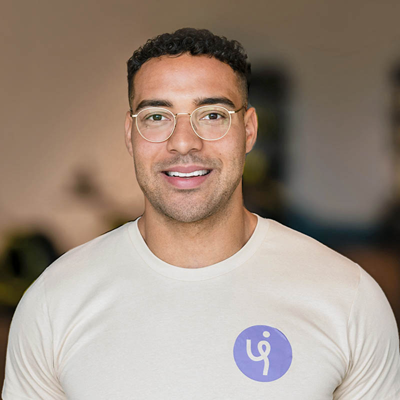 Portrait of Shaquille Bleecke, owner of IJFysio
